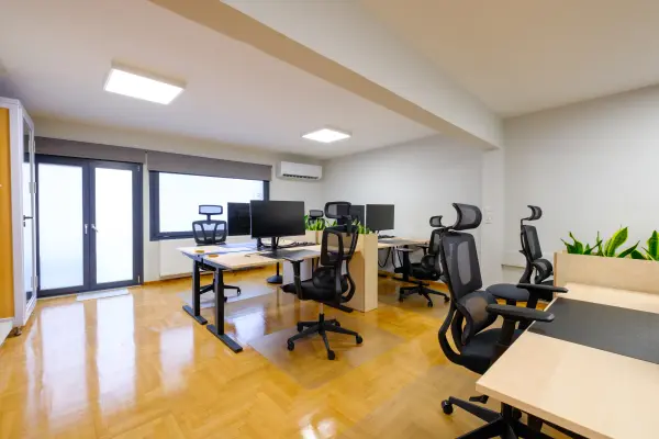 Premium office desk rental at Fiftyone Space